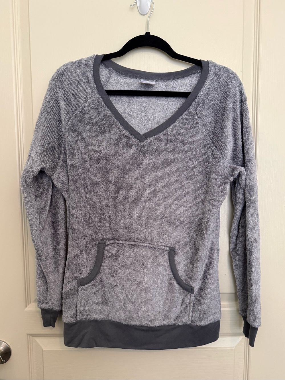 Secret Treasures Women's Gray V-Neck Plush Pullover